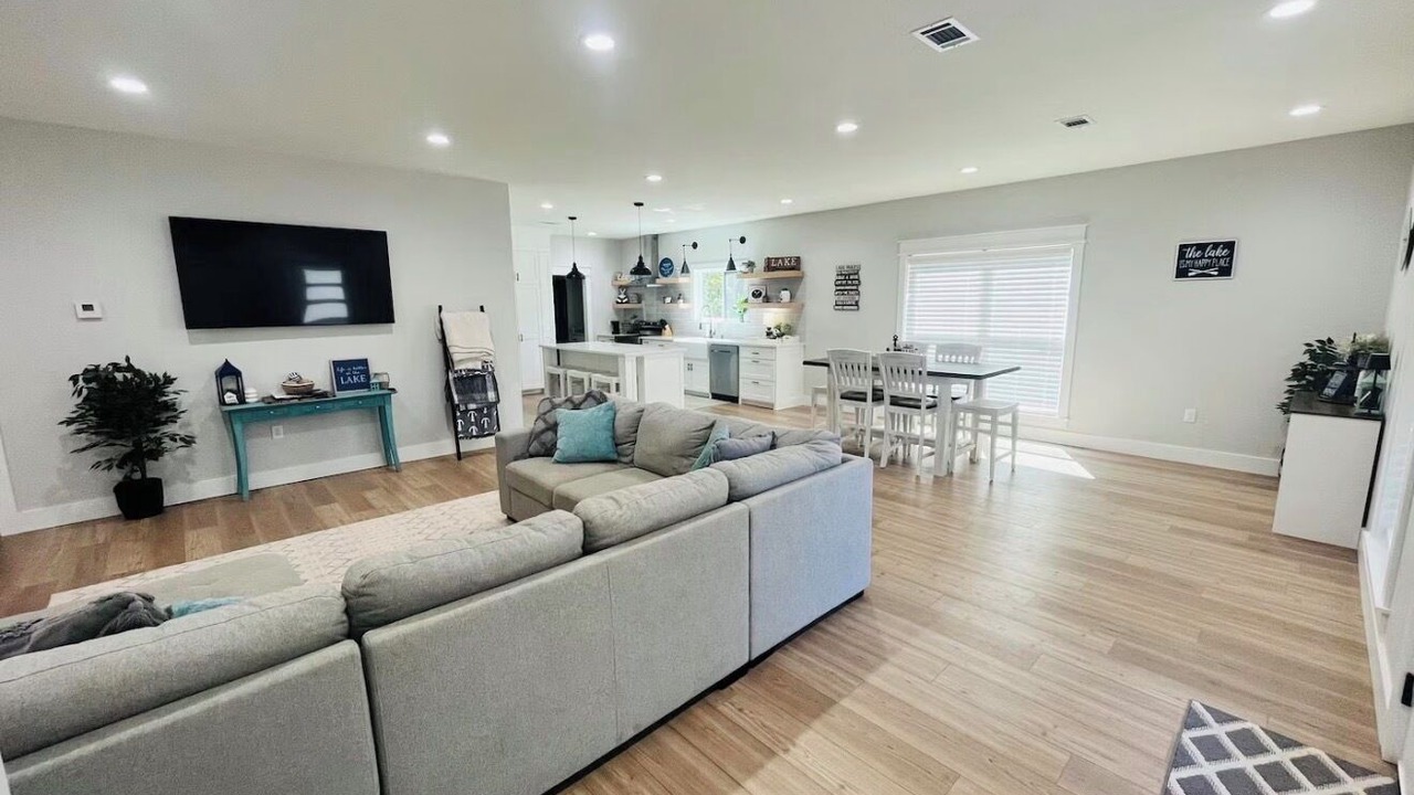 Photo of Livingroom in Clinton