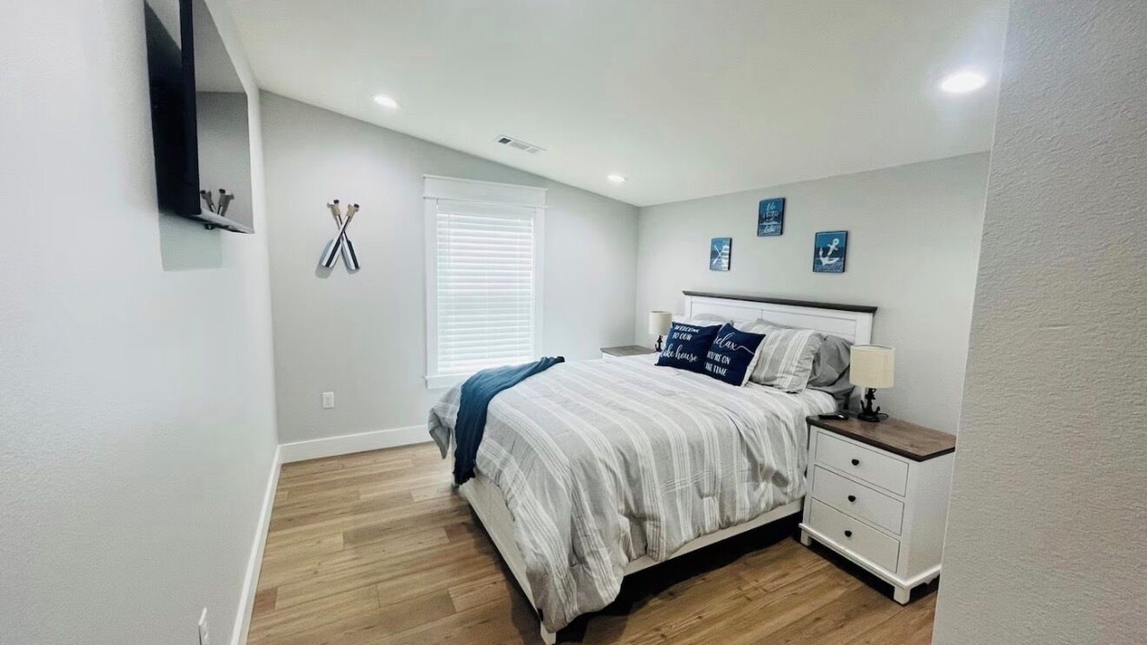 Photo of Bedroom in Clinton