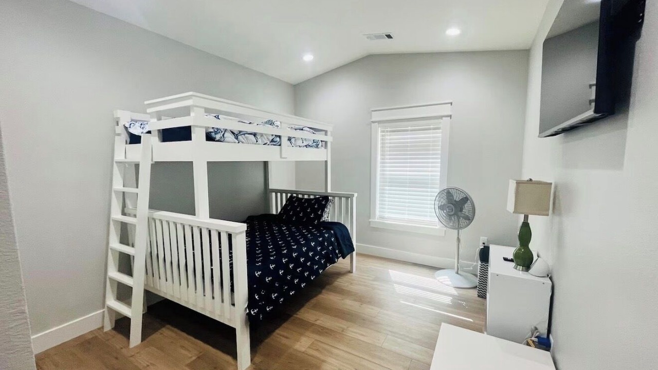 Photo of Bedroom in Clinton