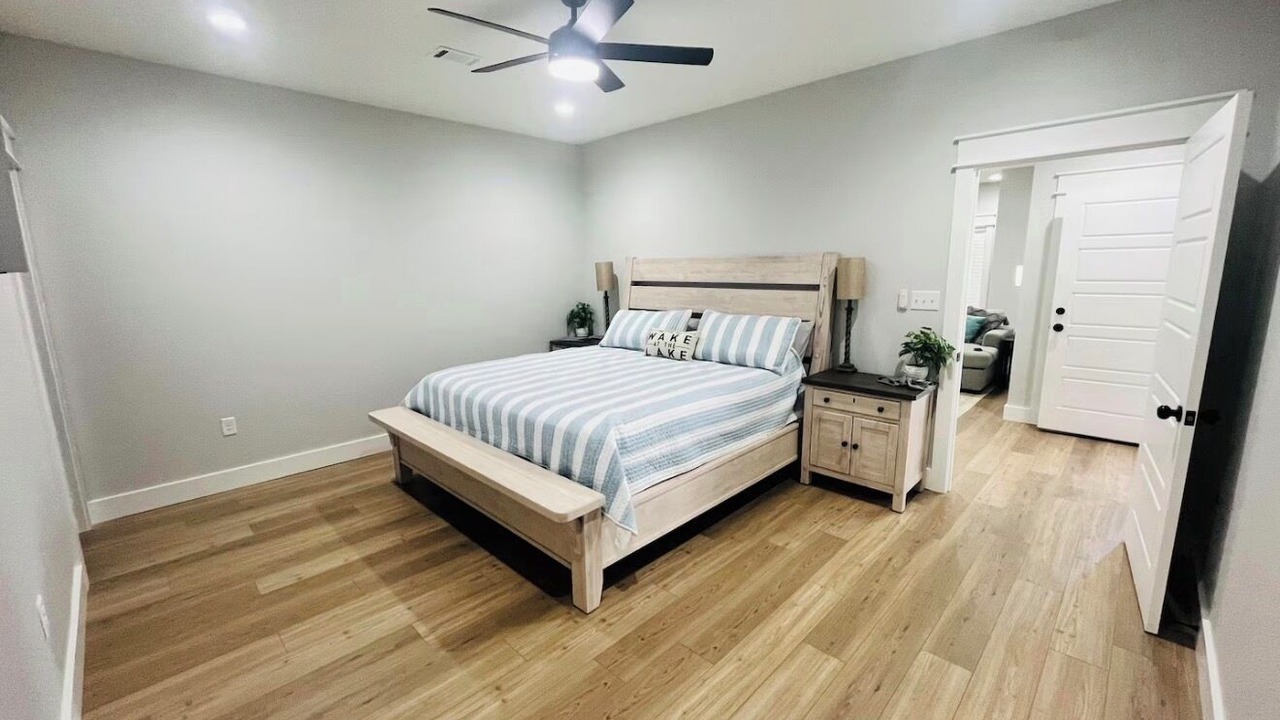 Photo of Bedroom in Clinton