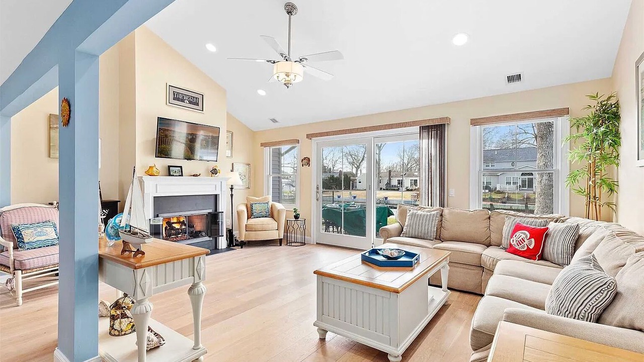 Photo of Livingroom in East Quogue