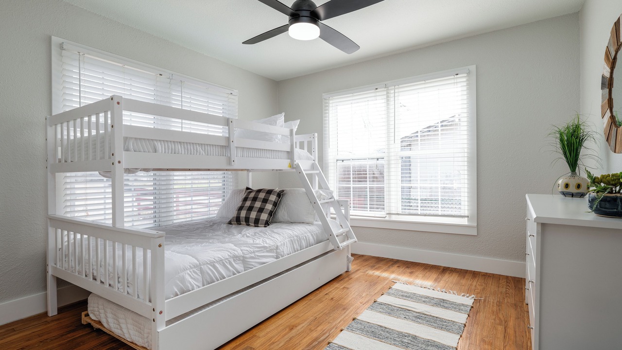Photo of Bedroom in Sulphur Springs