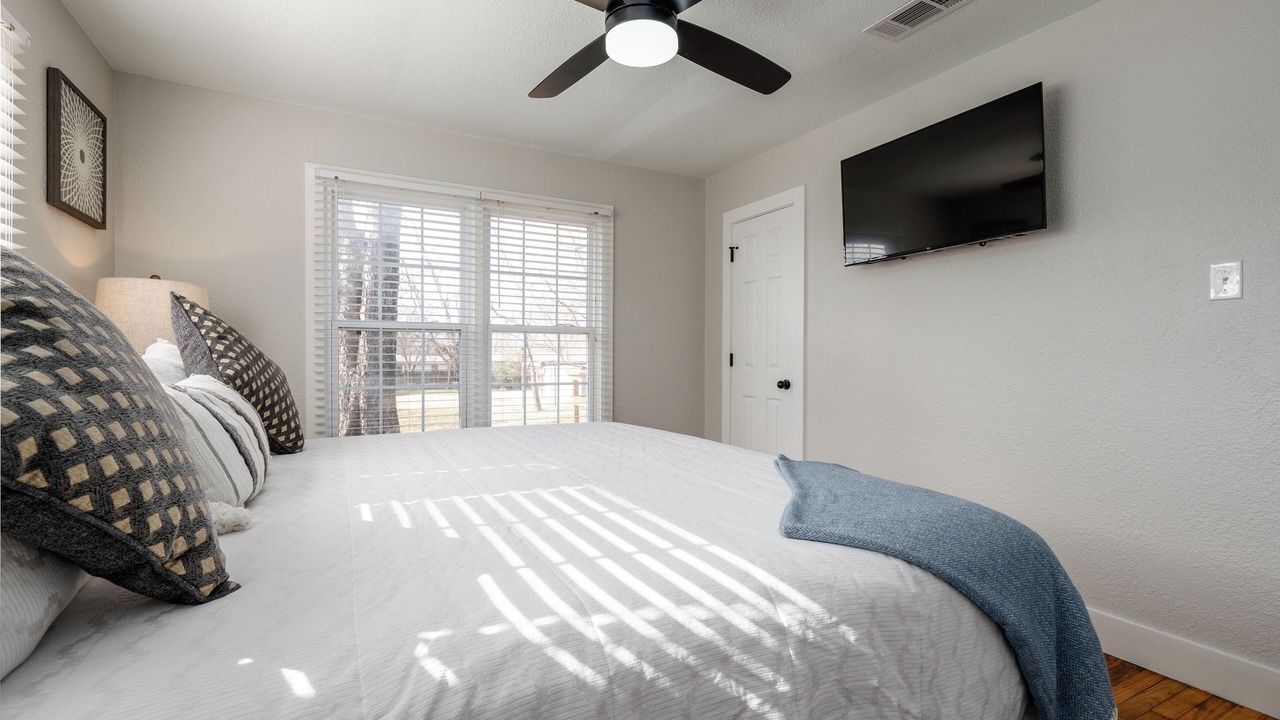 Photo of Bedroom in Sulphur Springs
