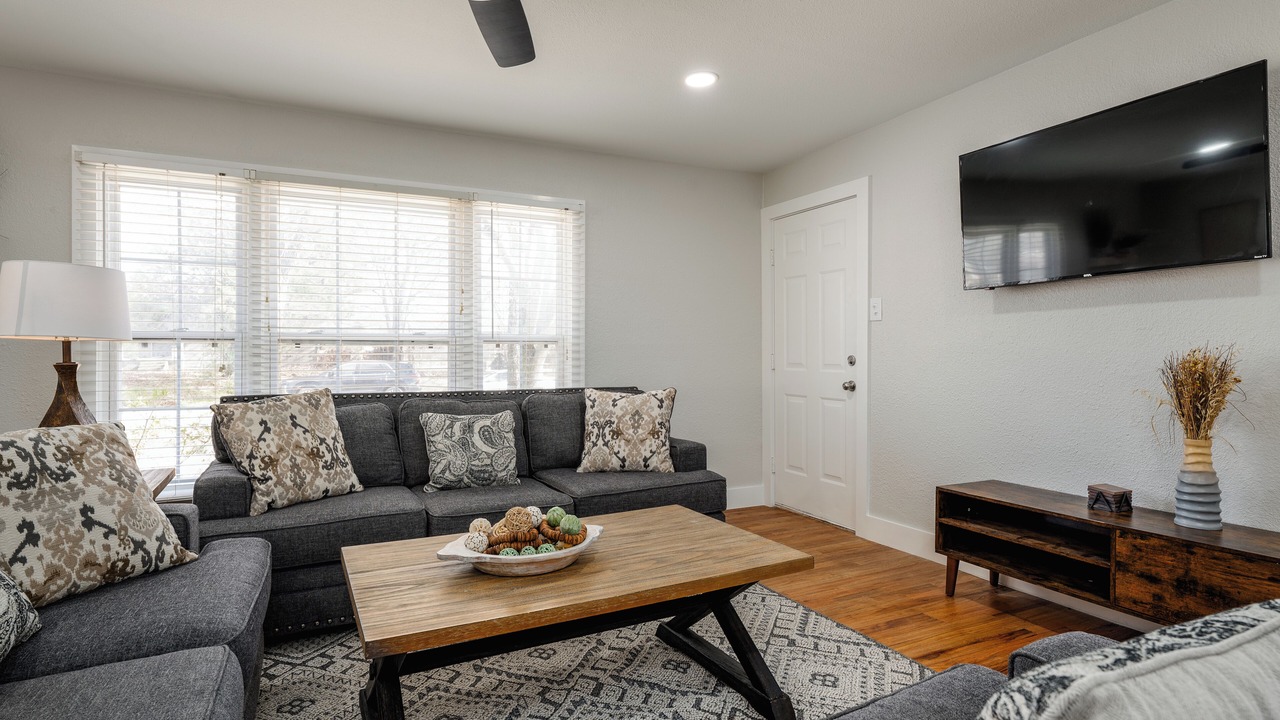Photo of Livingroom in Sulphur Springs