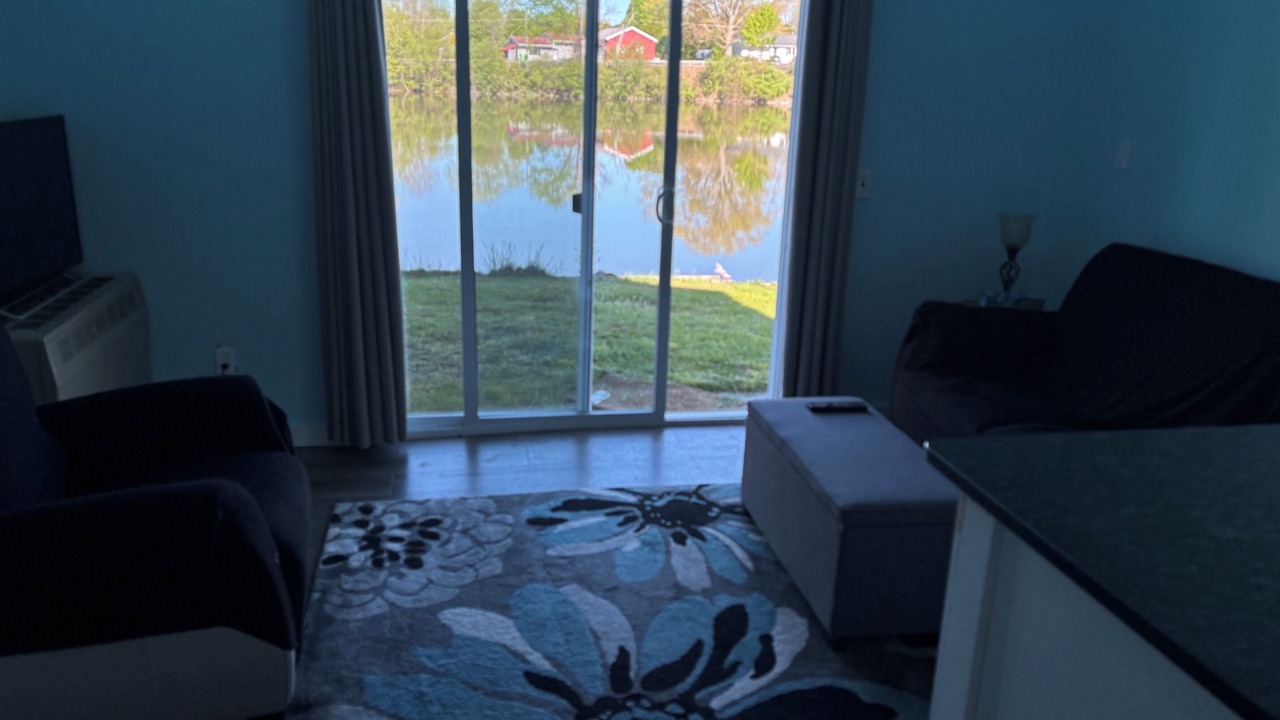 Photo of Livingroom in Bayberry