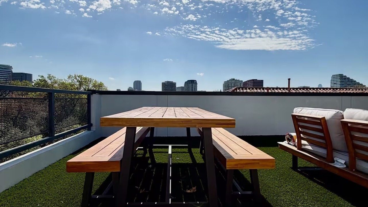 Photo of Outdoor in Oak Lawn