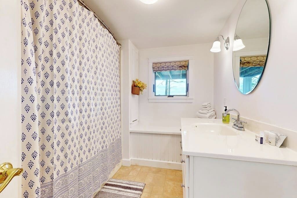 Photo of Bathroom in Edgecomb