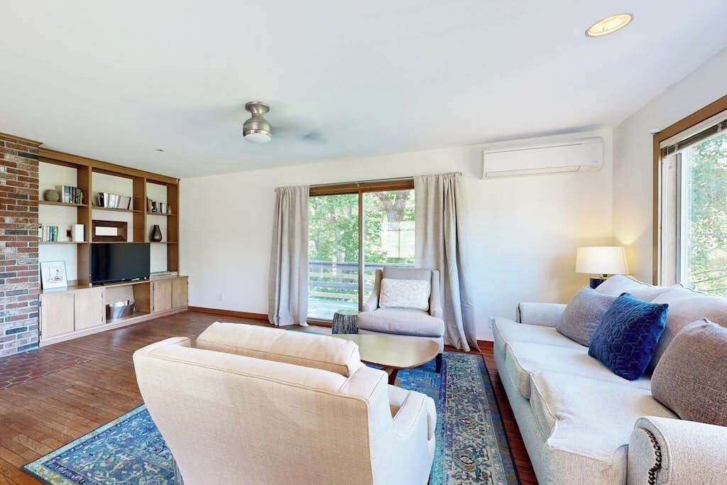 Photo of Livingroom in Cushing