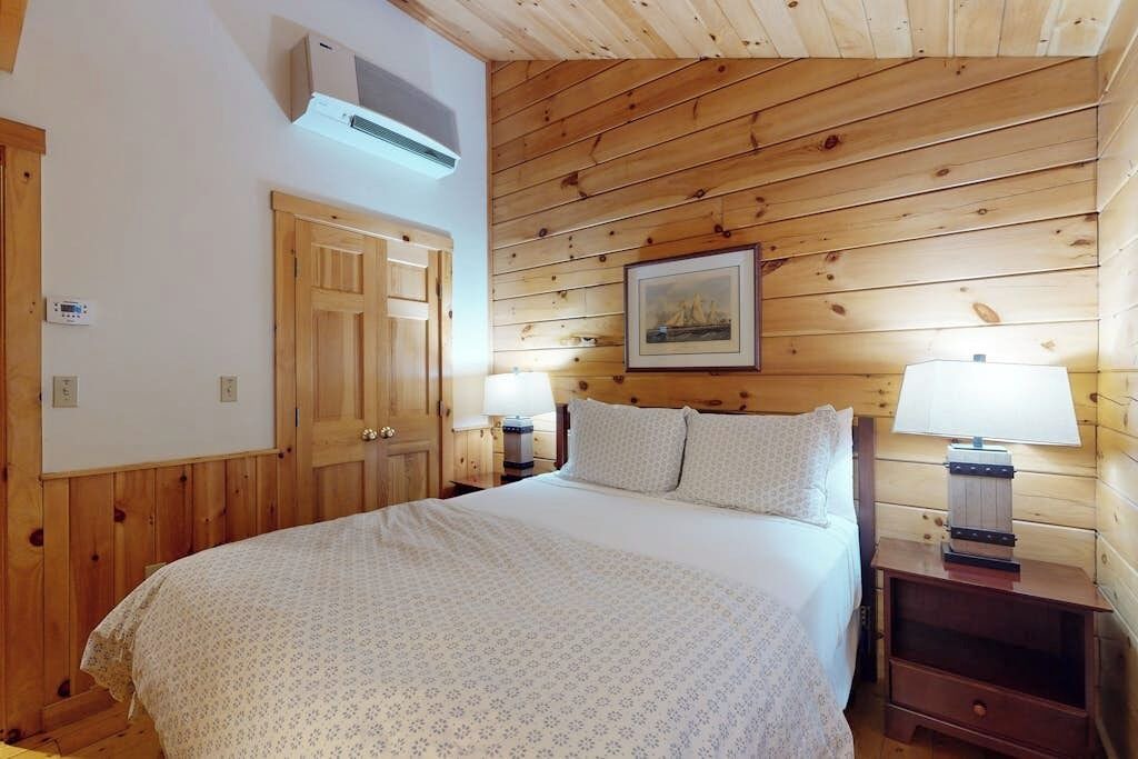 Photo of Bedroom in Northport