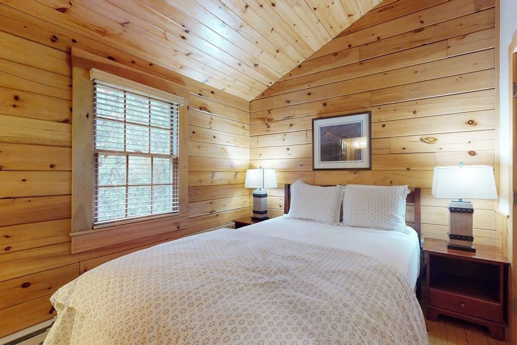 Photo of Bedroom in Northport