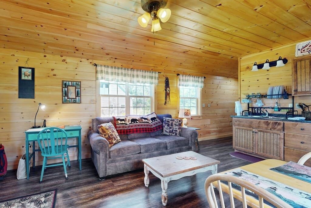 Photo of Livingroom in East Sullivan