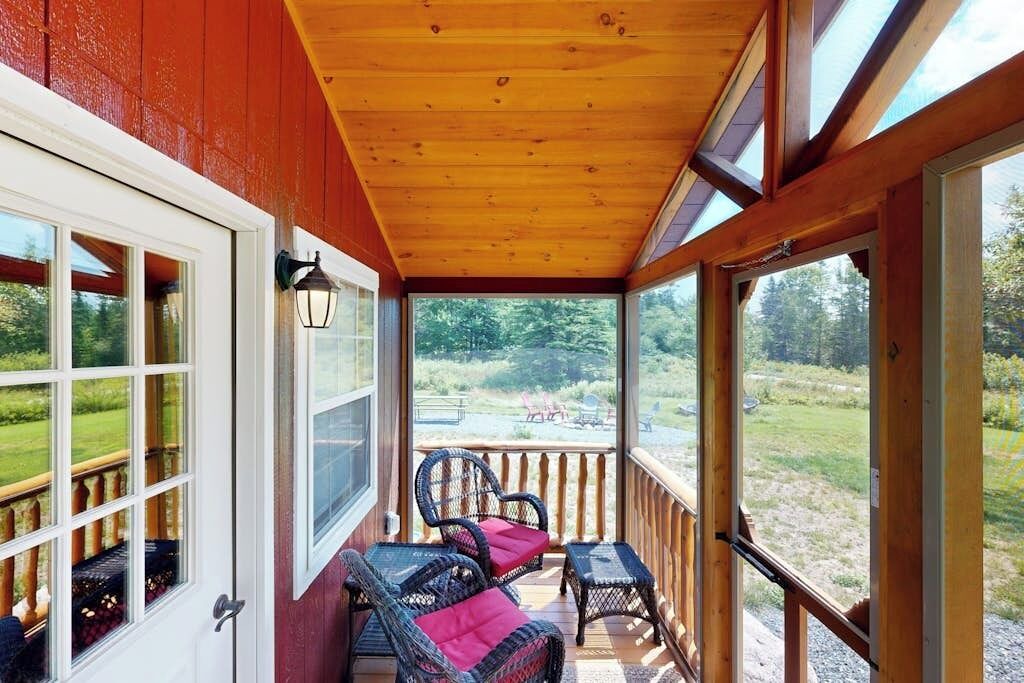 Photo of Patio Balcony in East Sullivan