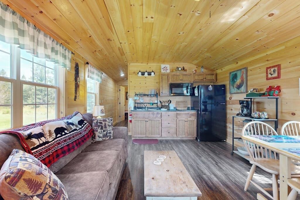 Photo of Livingroom in East Sullivan