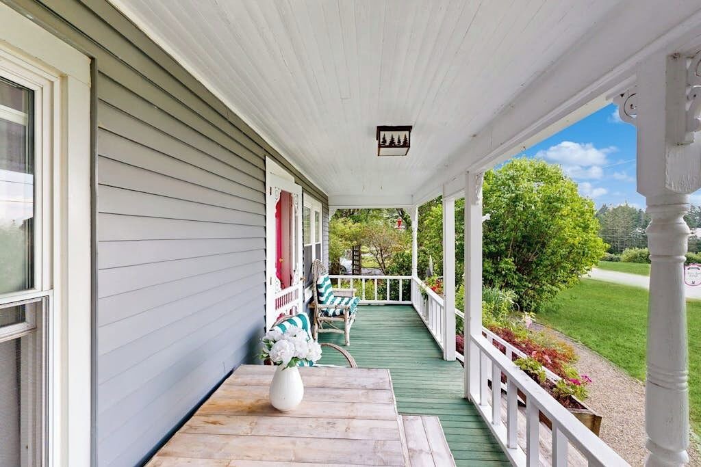Photo of Patio Balcony in East Sullivan
