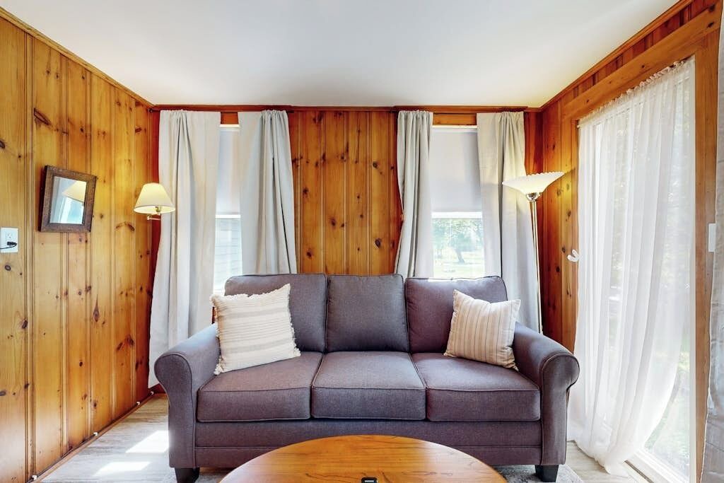 Photo of Livingroom in East Sullivan