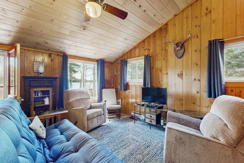 Photo of Livingroom in Ellsworth