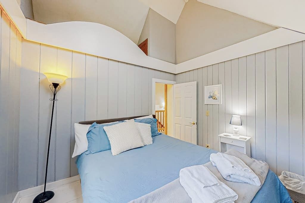 Photo of Bedroom in Lamoine