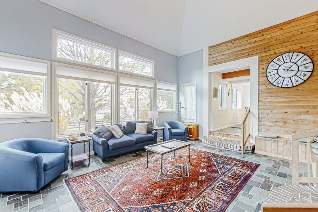 Photo of Livingroom in Lamoine