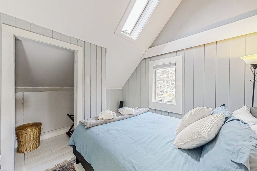 Photo of Bedroom in Lamoine