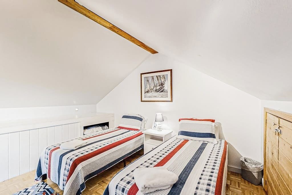 Photo of Bedroom in Lamoine