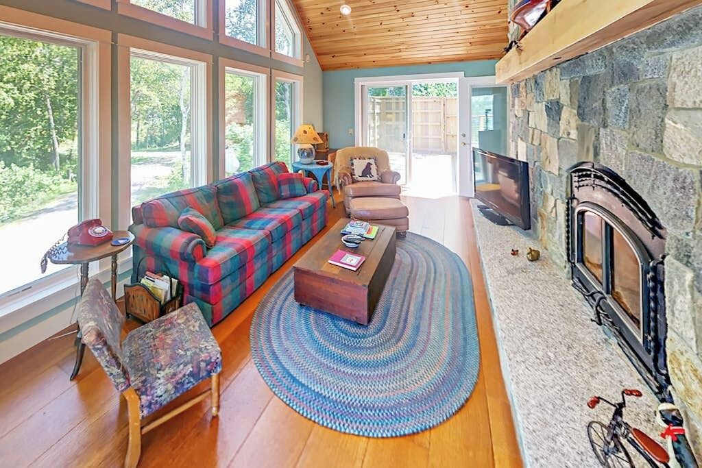 Photo of Livingroom in Lamoine Beach