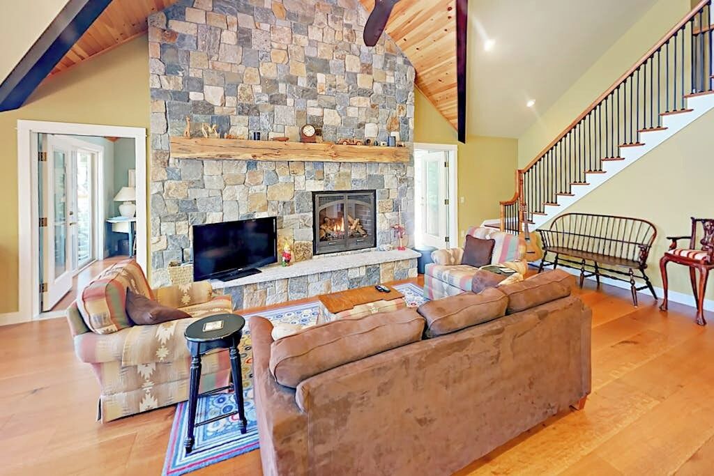 Photo of Livingroom in Lamoine Beach