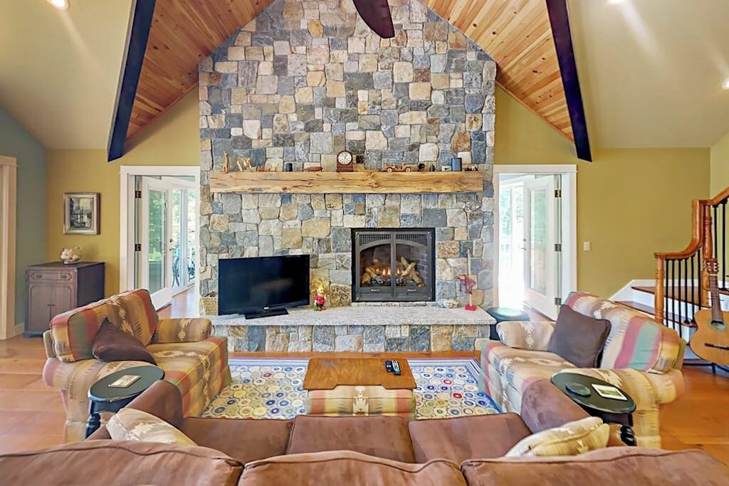 Photo of Livingroom in Lamoine Beach