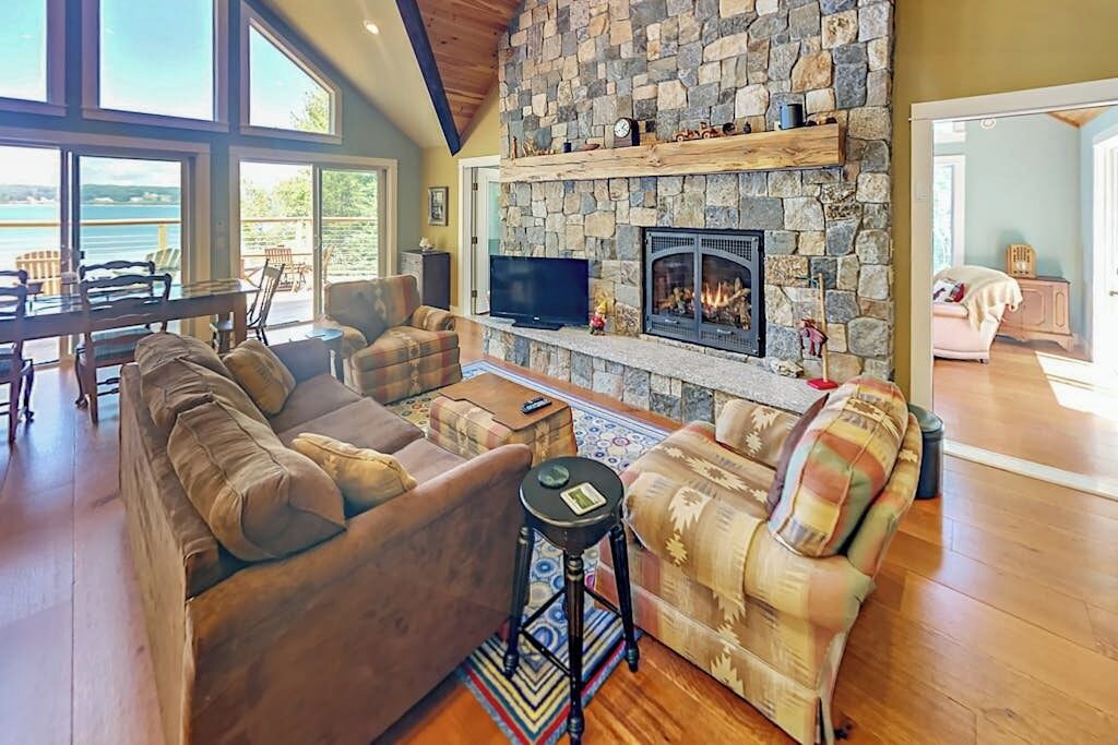 Photo of Livingroom in Lamoine Beach