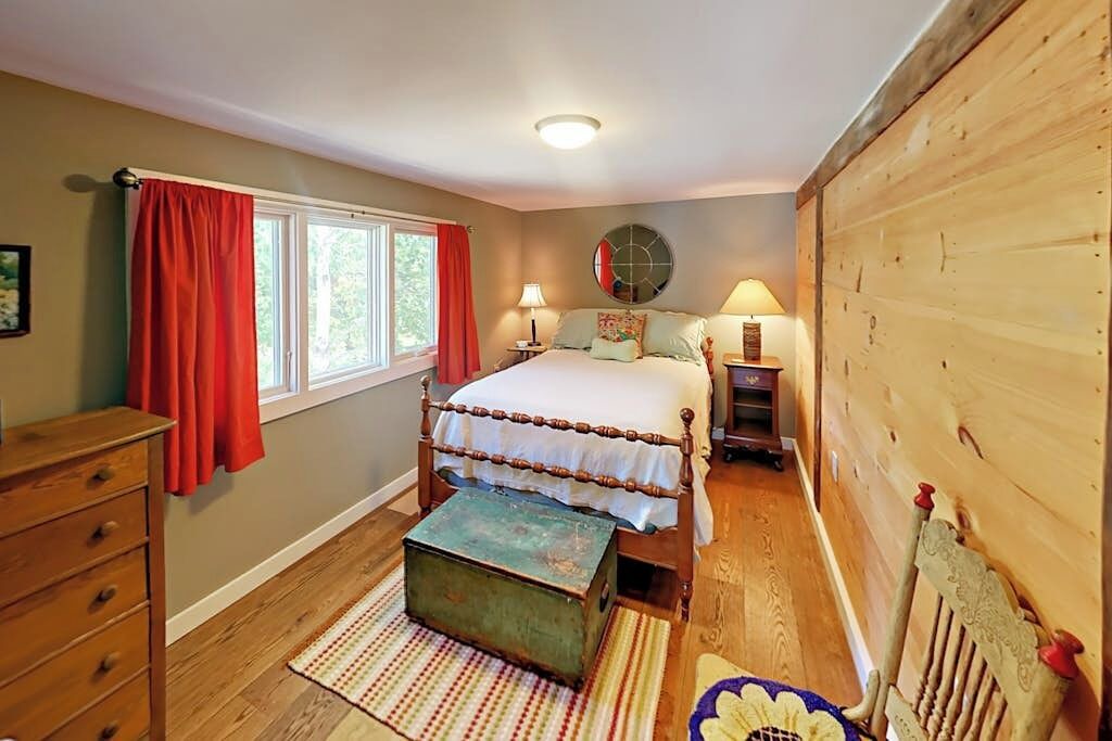 Photo of Bedroom in Lamoine Beach