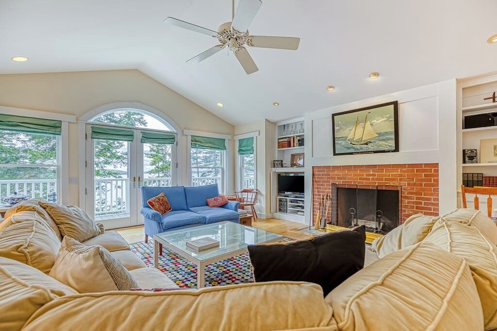 Photo of Livingroom in Seal Cove