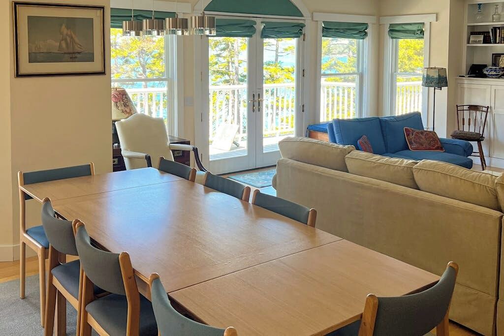 Photo of Livingroom in Seal Cove