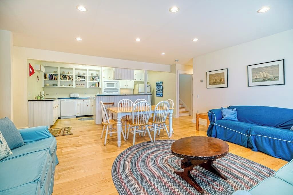 Photo of Livingroom in Seal Cove