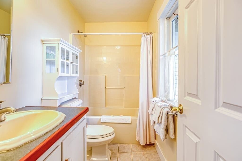 Photo of Bathroom in Seal Cove