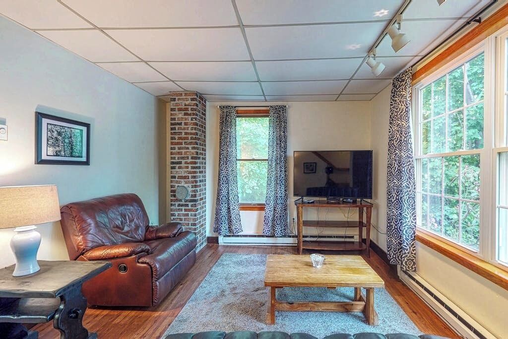 Photo of Livingroom in Castine
