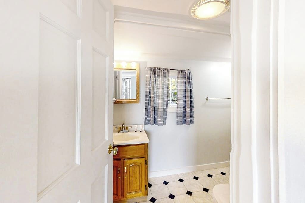 Photo of Bathroom in Boothbay Harbor