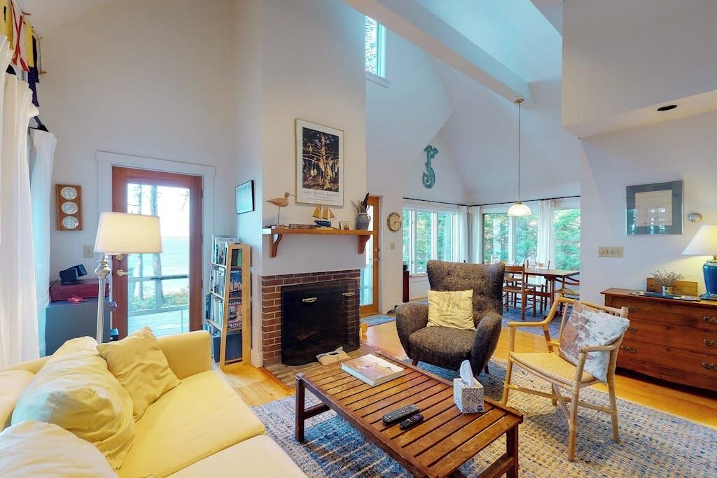 Photo of Livingroom in Tenants Harbor
