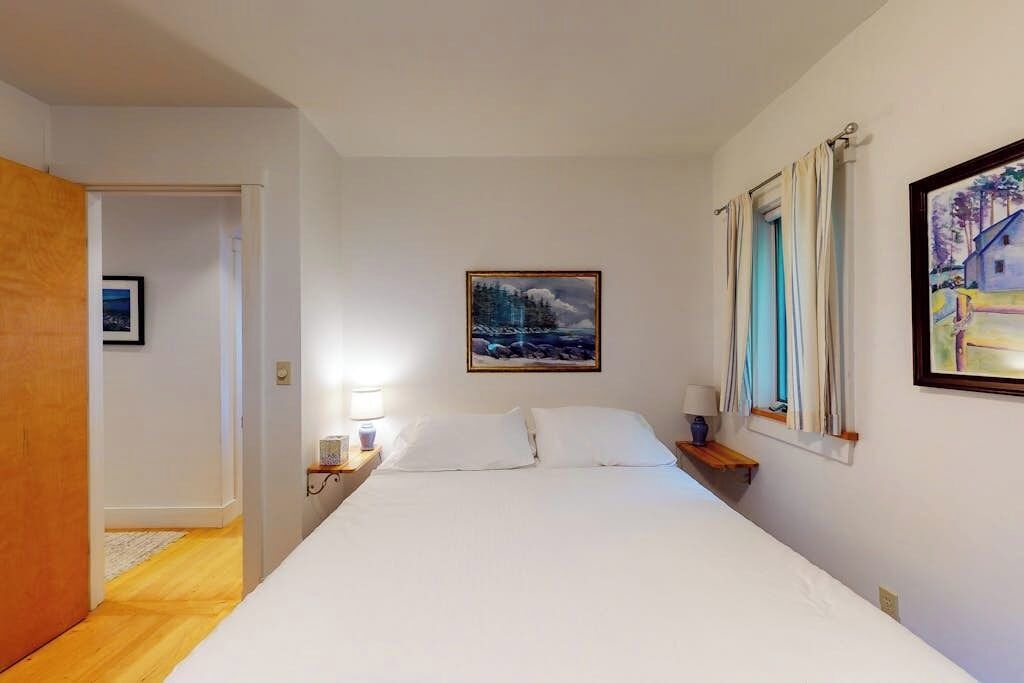 Photo of Bedroom in Tenants Harbor