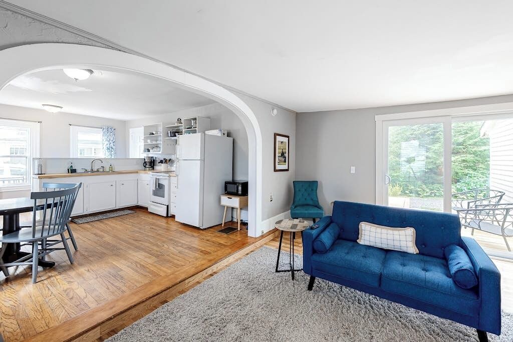 Photo of Livingroom in Castine