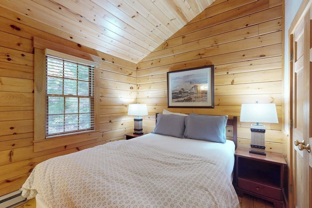 Photo of Bedroom in Northport