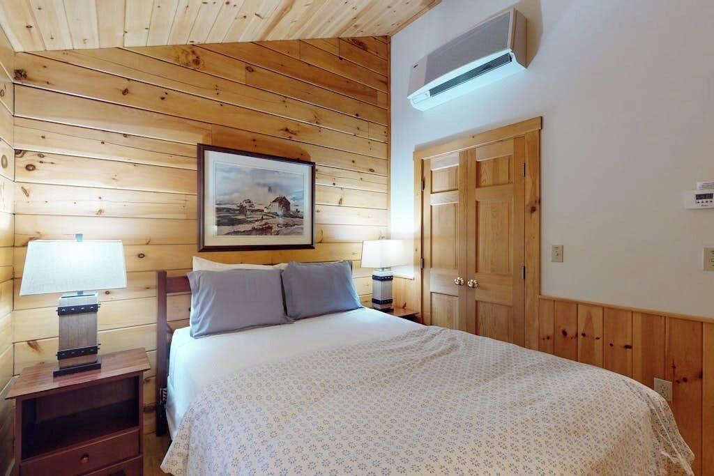 Photo of Bedroom in Northport