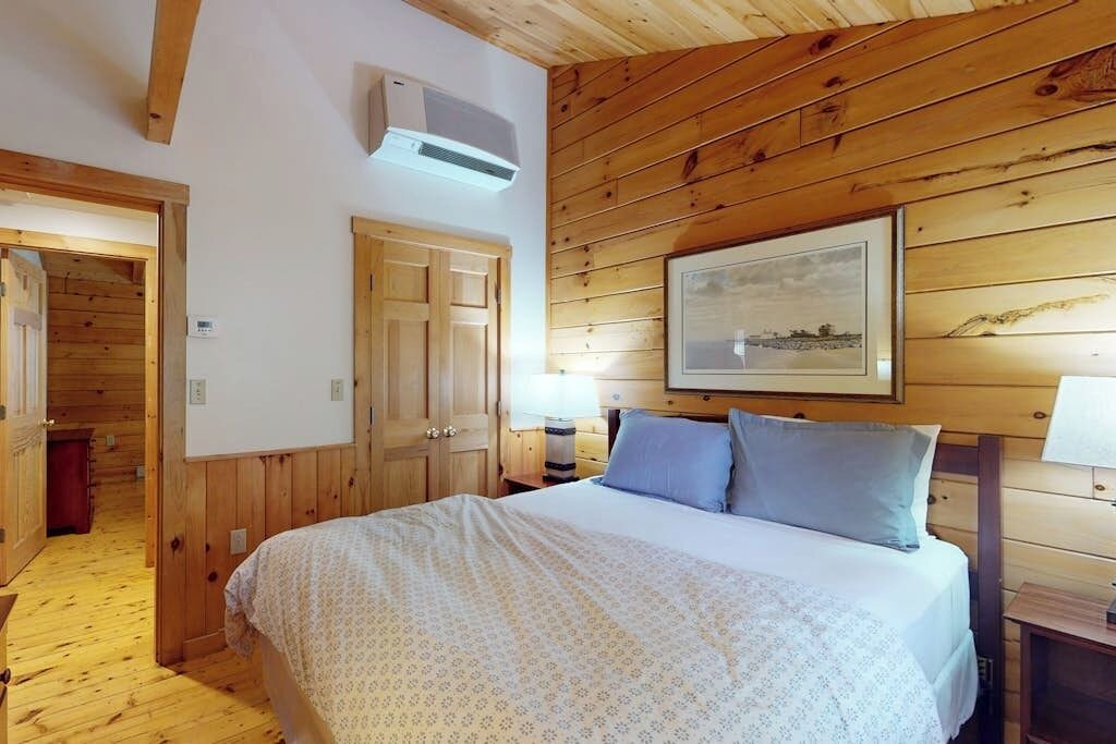 Photo of Bedroom in Northport