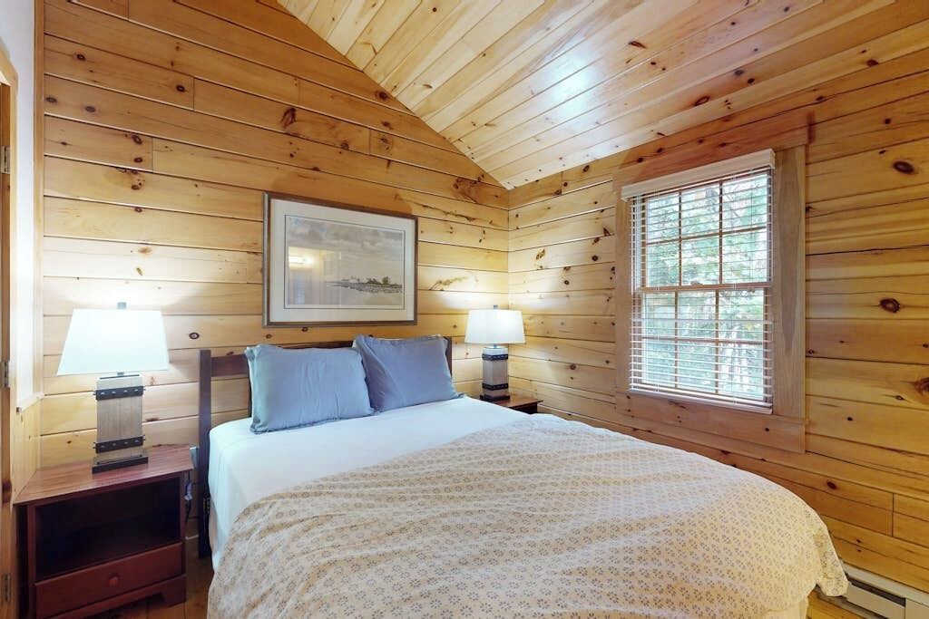 Photo of Bedroom in Northport