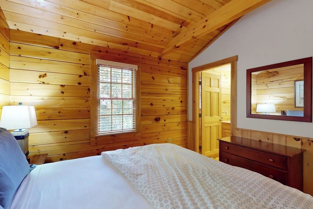 Photo of Bedroom in Northport