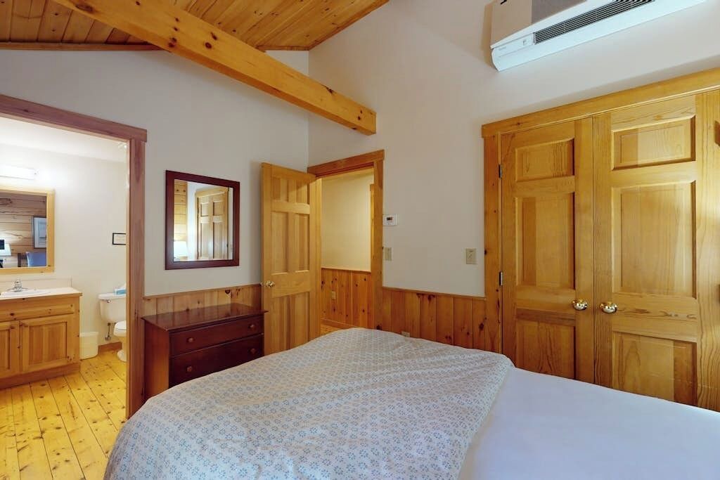 Photo of Bedroom in Northport