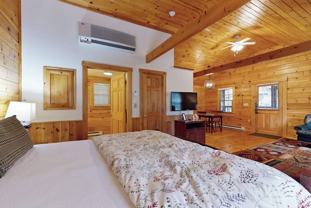 Photo of Bedroom in Northport