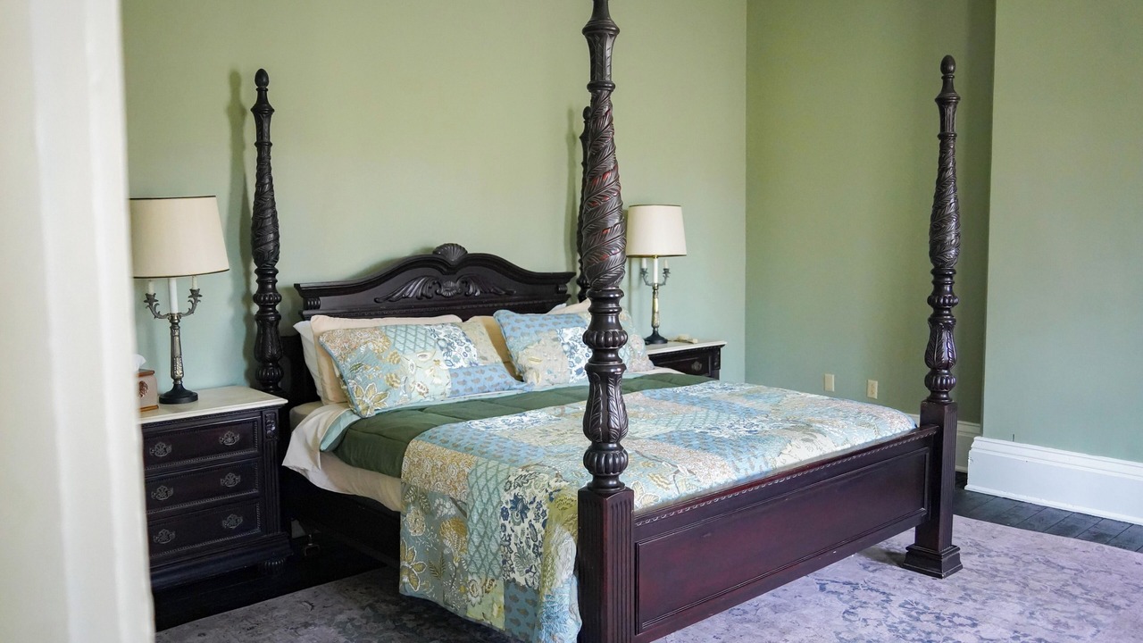 Photo of Bedroom in Helmsburg