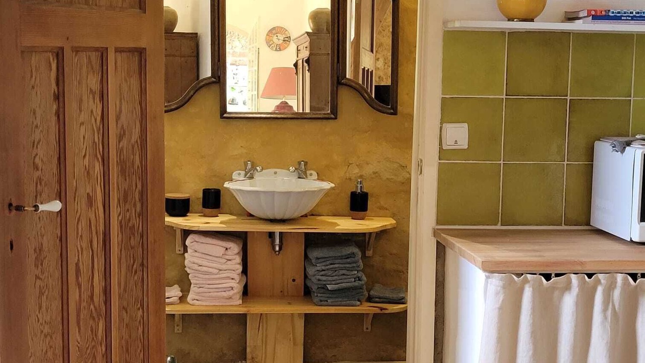 Photo of Bathroom in Blousson-Serian