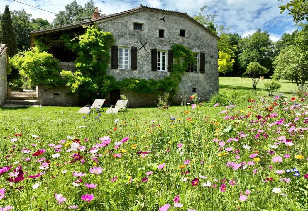 Photo of Outdoor in Sainte-Colombe-de-Villeneuve