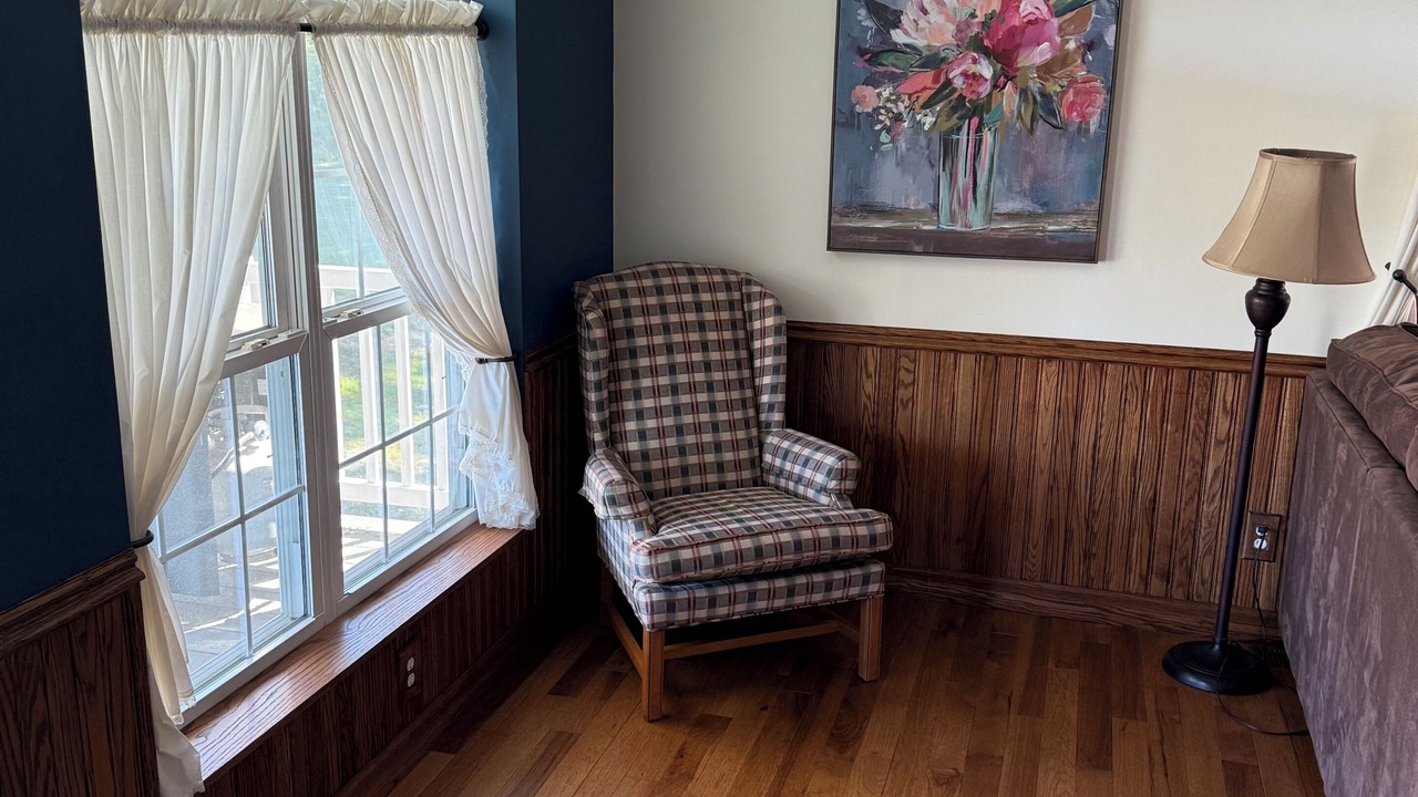 Photo of Livingroom in Brookville