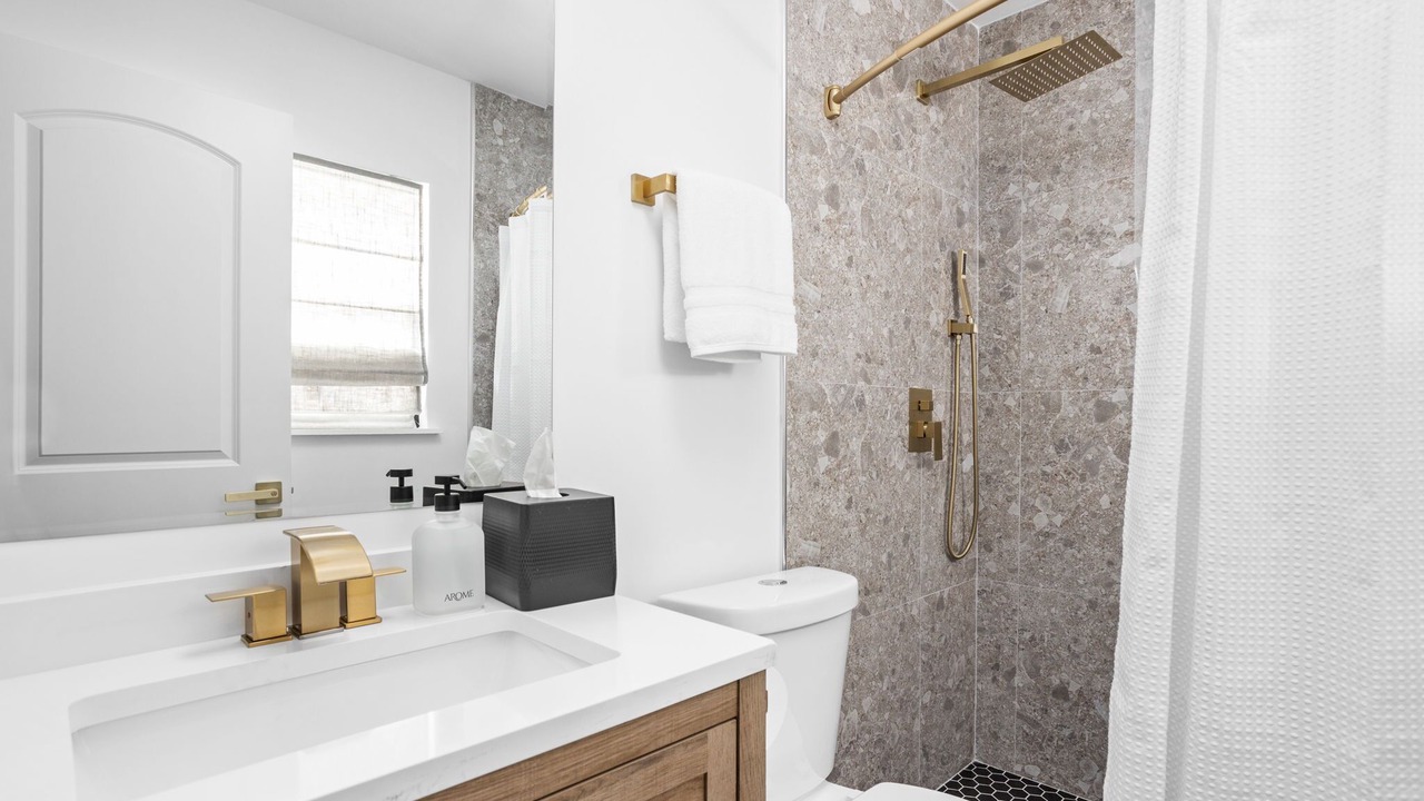 Photo of Bathroom in Speedway
